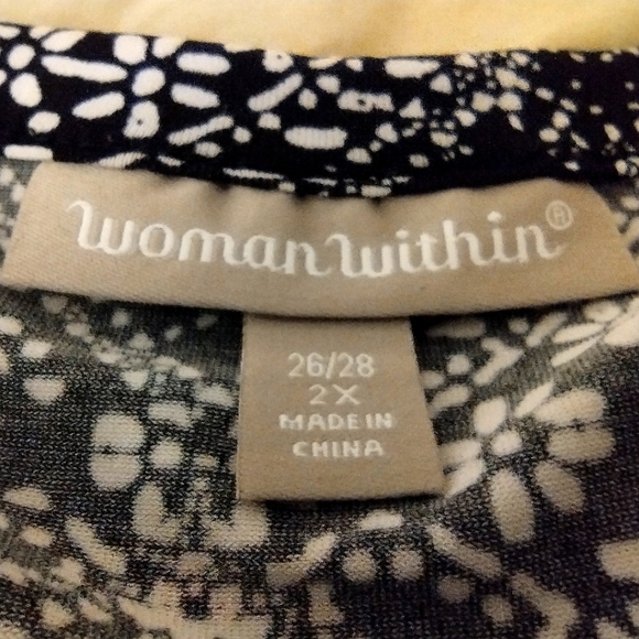 Shark bite tunic Size 2X - Picture 2 of 2